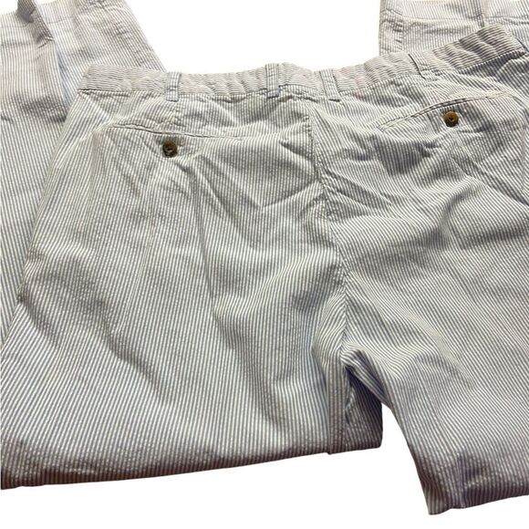IZOD size 40 x 32 seersucker straight chino flat front excellent condition - Picture 3 of 3